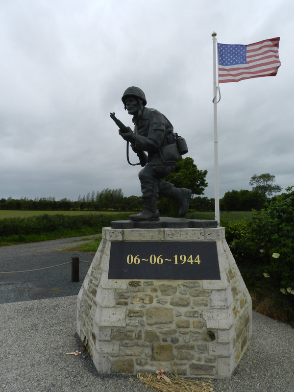 El 6 de junio de 2012 se inauguró este monumento dedicado a nuestro querido Richard Winters de la E Company, 506 PIR, 101 Airborne
