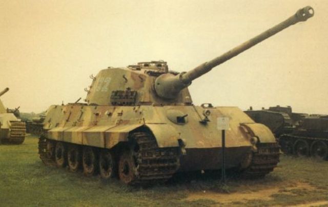 Fotografía de los años 60 en la que podemos ver un Tiger II. Expuesto en el Army Ordnance Museum, este tanque fue capturado por tropas norteamericanas durante la batalla de las Ardenas