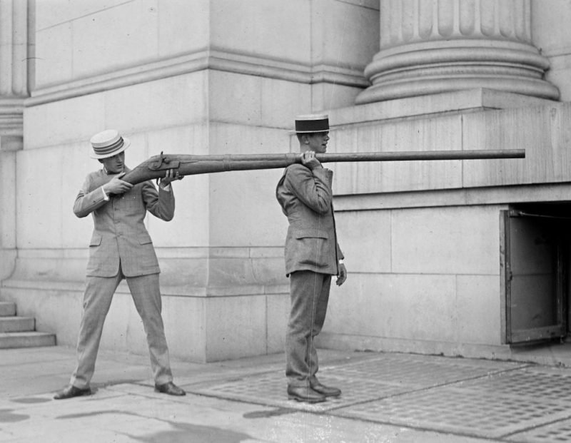 [Image: 1923-_The-punt-guns-barrel-was-so-long-a...requir.jpg]
