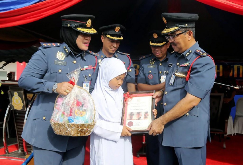 Pelajar SK Seri Langkap Terima Anugerah Wira Cilik
