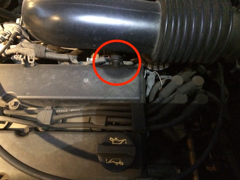 2002 Zetec 2 0l Pcv Valve Is Integral To Valve Cover Ford Maverick Forum Talkford Com