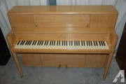 blonde-steinway-console-piano-americanlisted_30905587.jpg