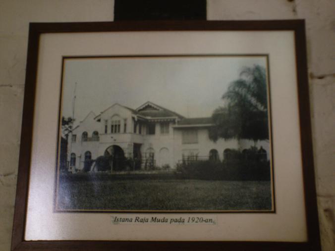 Istana raja muda perak