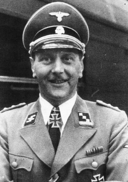 Otto Skorzeny, con rango de Hauptsturmführer